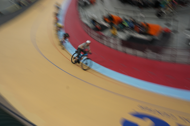 I mean, mountain bikes can reach incredible speeds on downhill runs, but on a flat track a bike like that would need a motor to get up to 40+ mph over and over again.